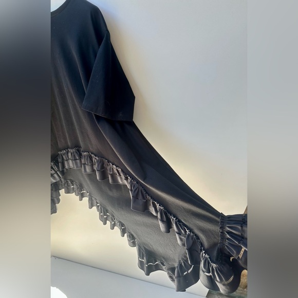 Like new Alexander McQueen asymmetric ruffle top, size 42 - Picture 5 of 15